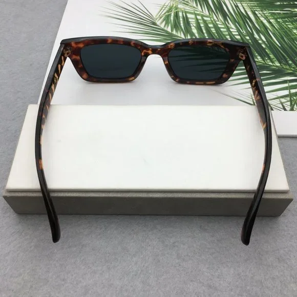 Fashion Sunglasses for Women and Men - Picture 3 of 6